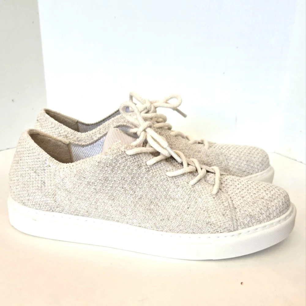 NWOB ! Nisolo White Cream Women's Sneakers